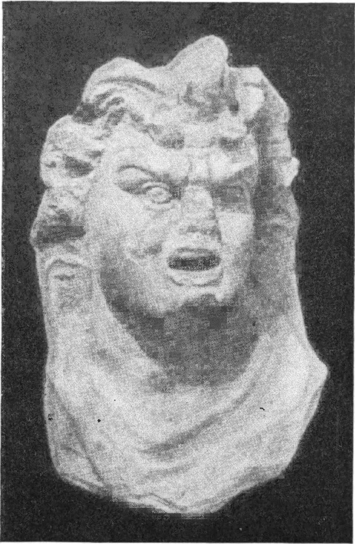 38. Терракотовая фигурка, изображающая актера в маске, из Пантикапея 38. Терракотовая фигурка, изображающая актера в маске, из Пантикапея