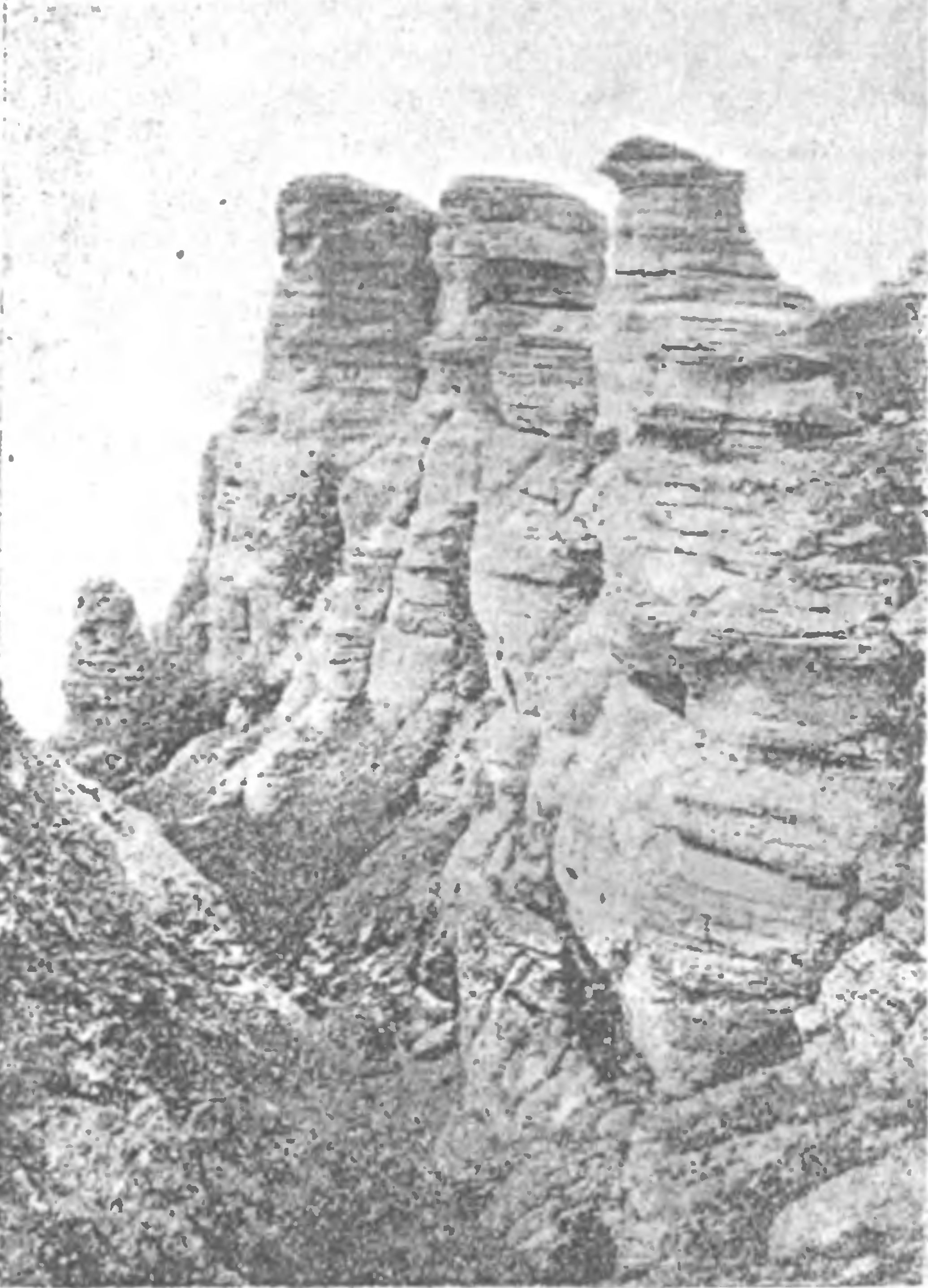 Скалы на южной вершине г. Демерджи Скалы на южной вершине г. Демерджи