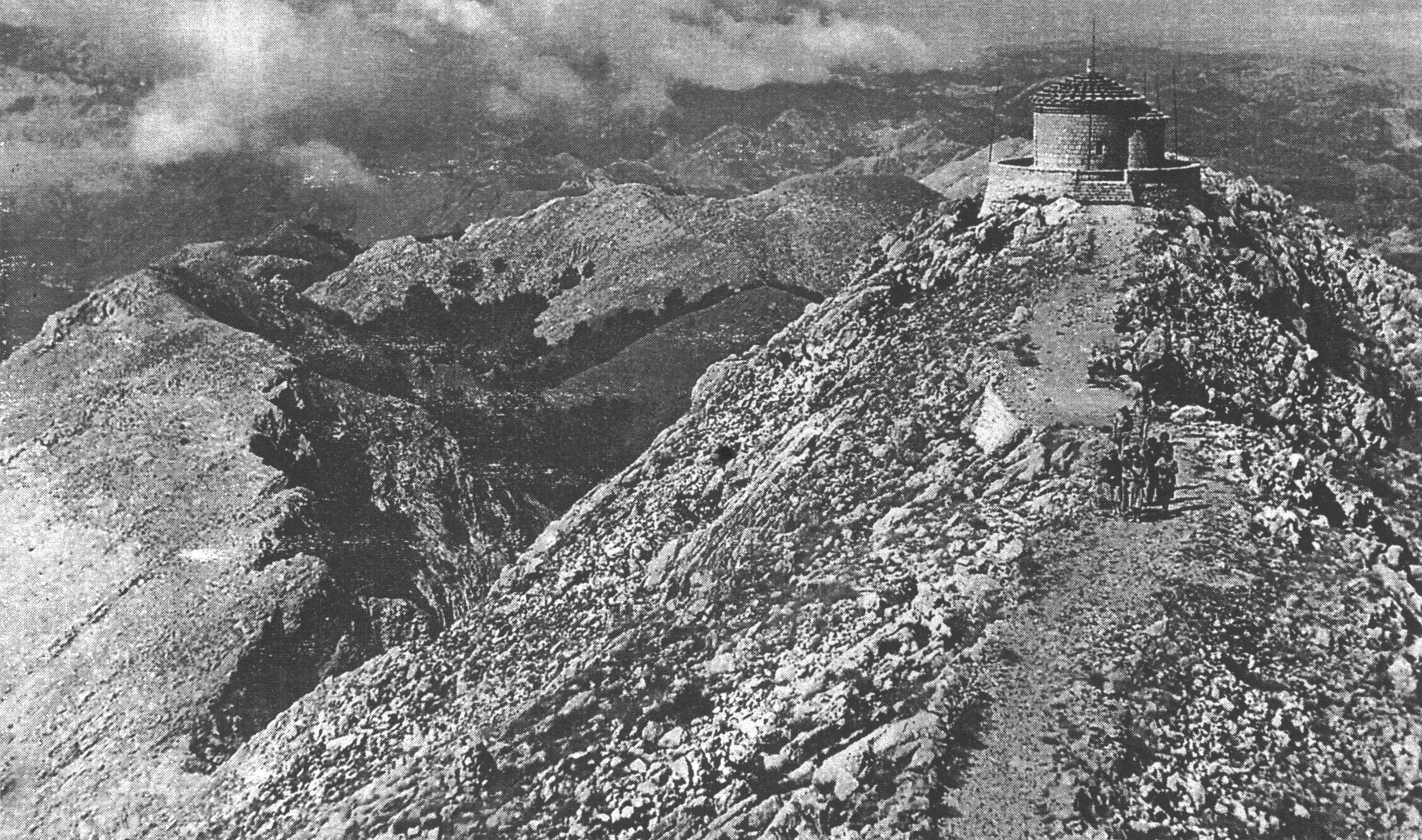 Часовня-мавзолей Негоша на Ловчене (Черногория). The Chapel-mausoieum of Nieqosh on Lovchen (Montenegry) Часовня-мавзолей Негоша на Ловчене (Черногория). The Chapel-mausoieum of Nieqosh on Lovchen (Montenegry)