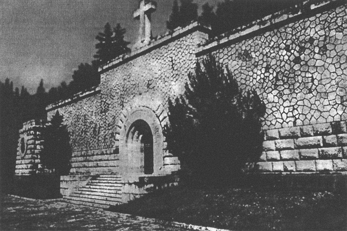 Памятник-склеп на греческом острове Видо. The memorial burial on the Creek island Vido Памятник-склеп на греческом острове Видо. The memorial burial on the Creek island Vido