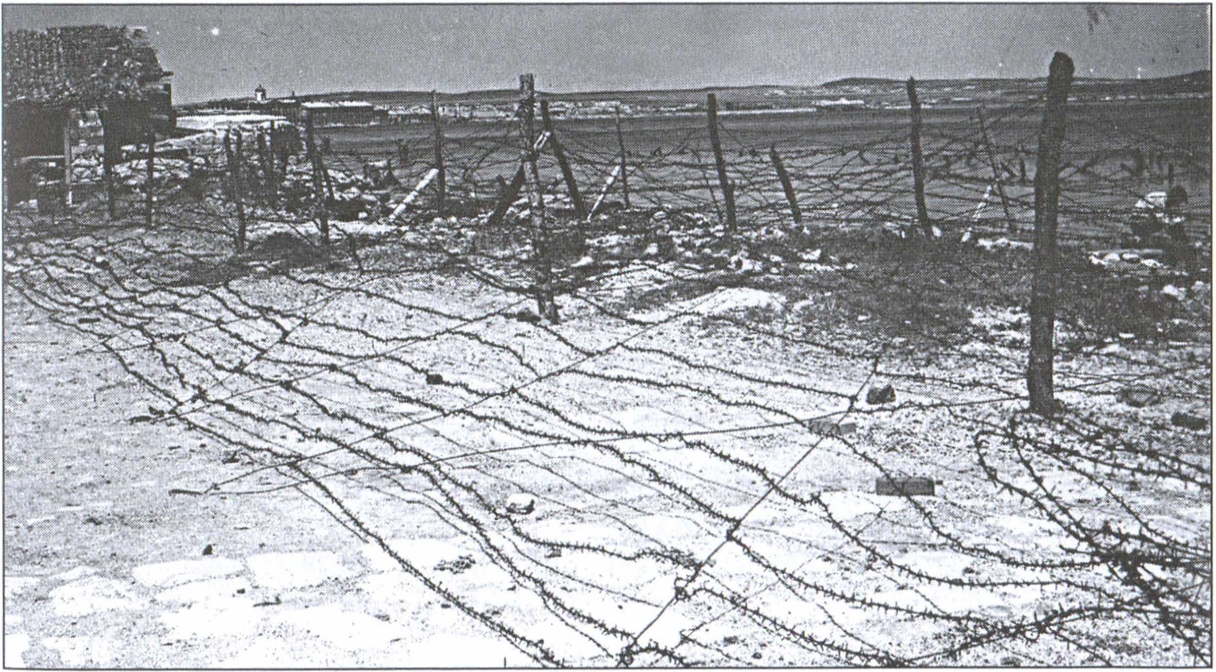 Противодесантные заграждения в Керченской бухте (наши снимки 1944 года) Противодесантные заграждения в Керченской бухте (наши снимки 1944 года)