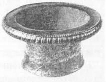 Горло бронзовой гидрии из херсонесского подстепного склепа 1012 Горло бронзовой гидрии из херсонесского подстепного склепа 1012