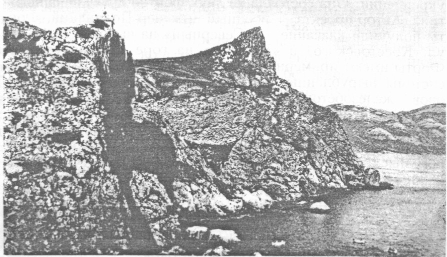 Василева балка. На скале слева — часовня Св. Василия. Нач. XX в Василева балка. На скале слева — часовня Св. Василия. Нач. XX в