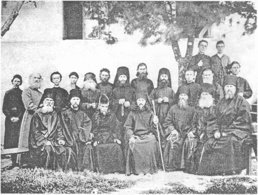 Монахи в Балаклавском Георгиевском монастыре. Конец XIX в
