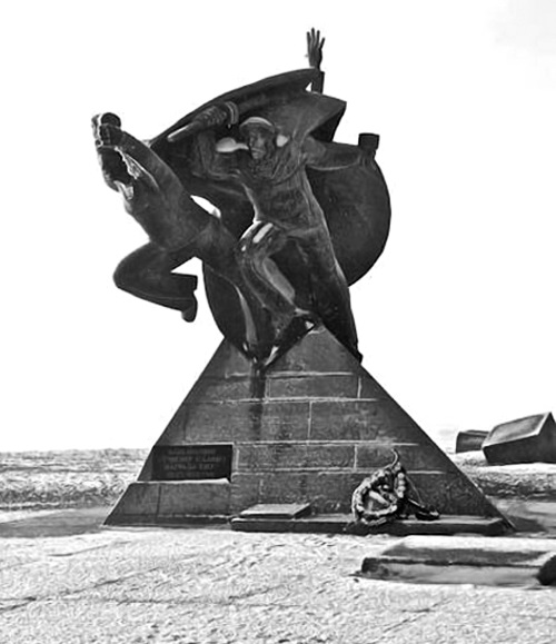 Памятник десантникам в Евпатории