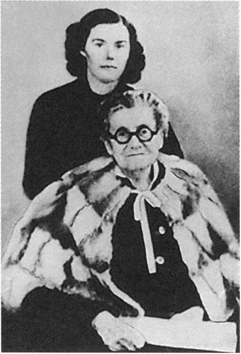 М.П. Чехова и А.В. Ханило. Начало 1950-х гг. М.П. Чехова и А.В. Ханило. Начало 1950-х гг.