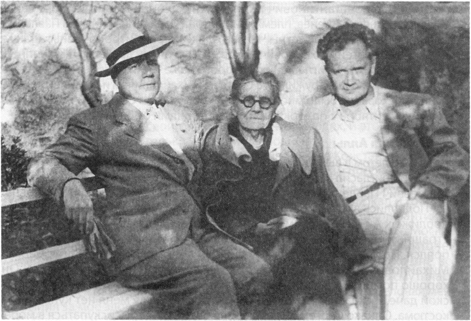 И.С. Козловский, М.П. Чехова, Н.А. Соколов (Кукрыниксы) И.С. Козловский, М.П. Чехова, Н.А. Соколов (Кукрыниксы)