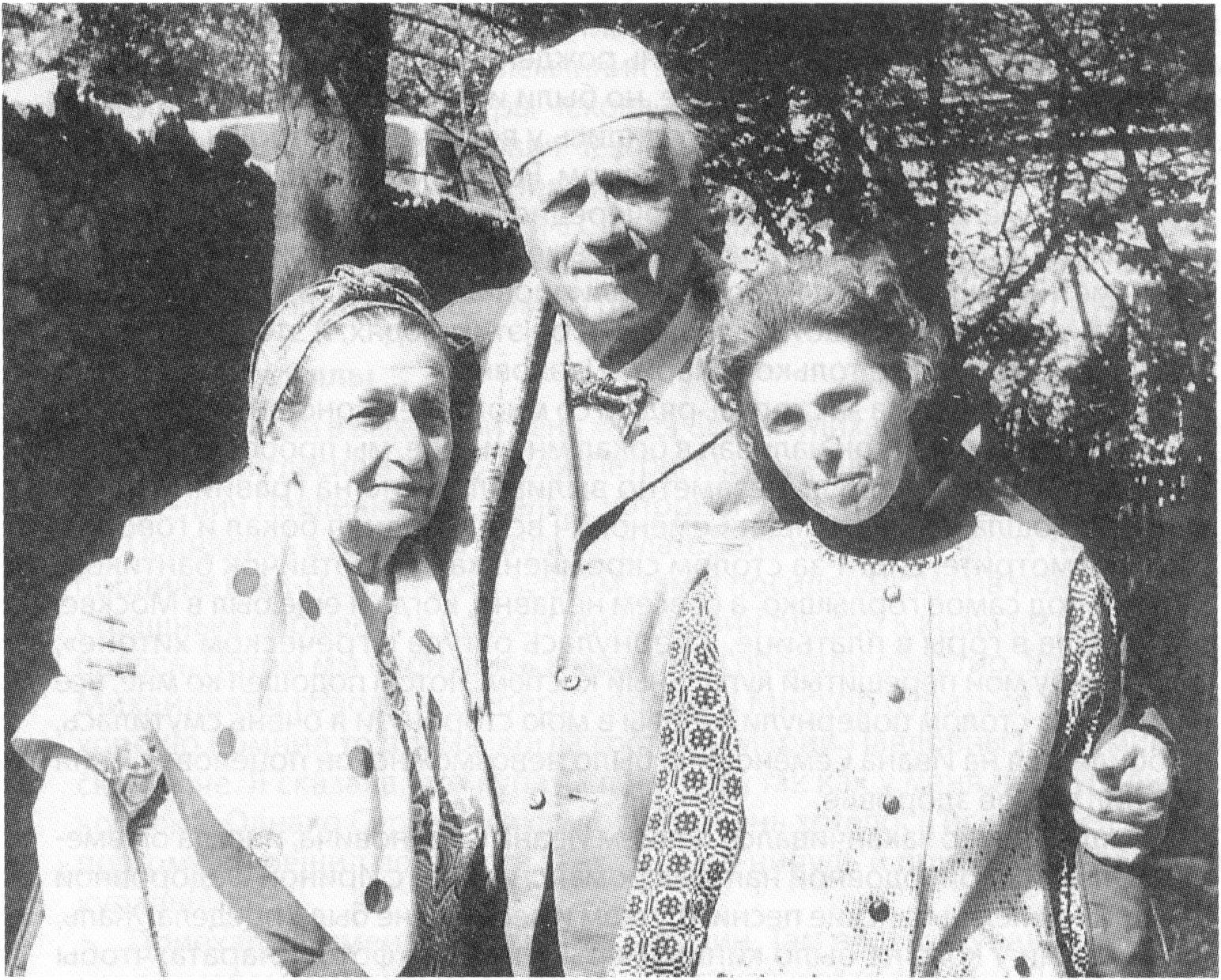 Помощница Марии Павловны Е.Ф. Янова, И.С. Козловский, А.В. Ханило Помощница Марии Павловны Е.Ф. Янова, И.С. Козловский, А.В. Ханило