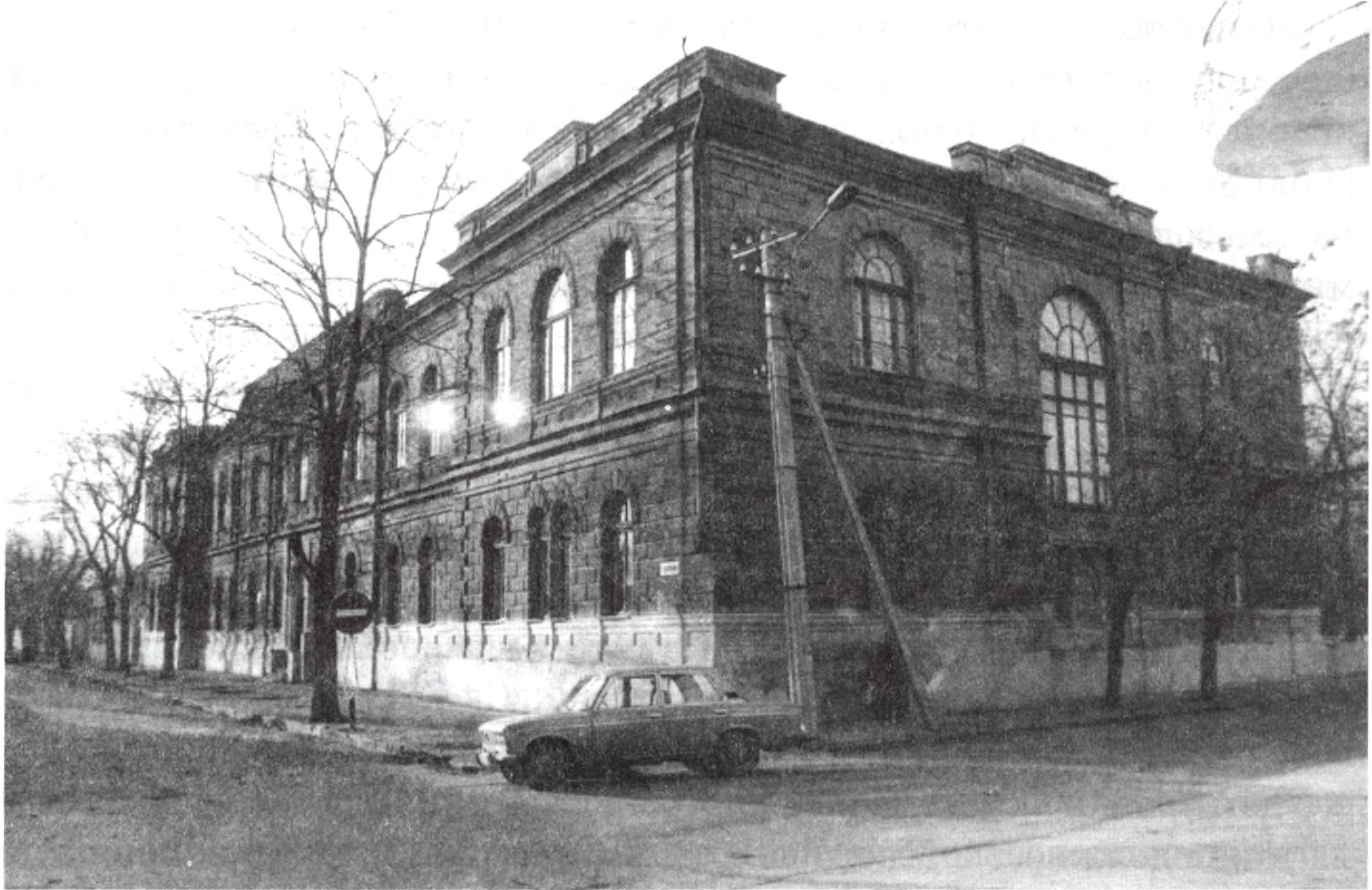 Здание женской гимназии. 1902 г. Архитектор А.Л. Генрих