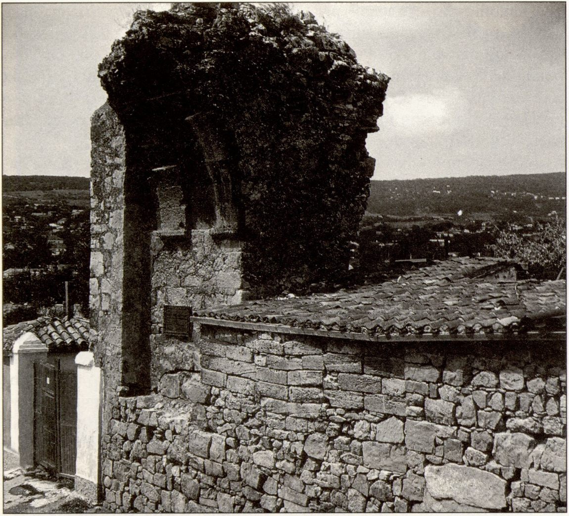 Остатки Часовой башни — Ворот Христа в юго-восточном секторе цитадели. Современное фото