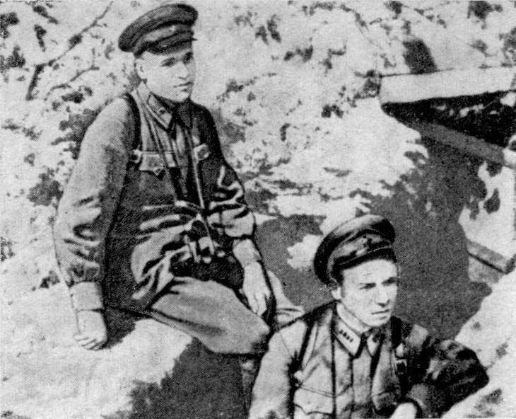 Н.А. Ласкин (справа) и П.Е. Солонцов Н.А. Ласкин (справа) и П.Е. Солонцов