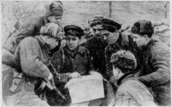 Майор Г.А. Рубцов ставит задачу разведчикам Майор Г.А. Рубцов ставит задачу разведчикам