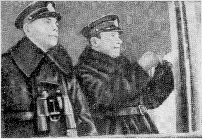 А.М. Гущин (слева) и Г.И. Щербак