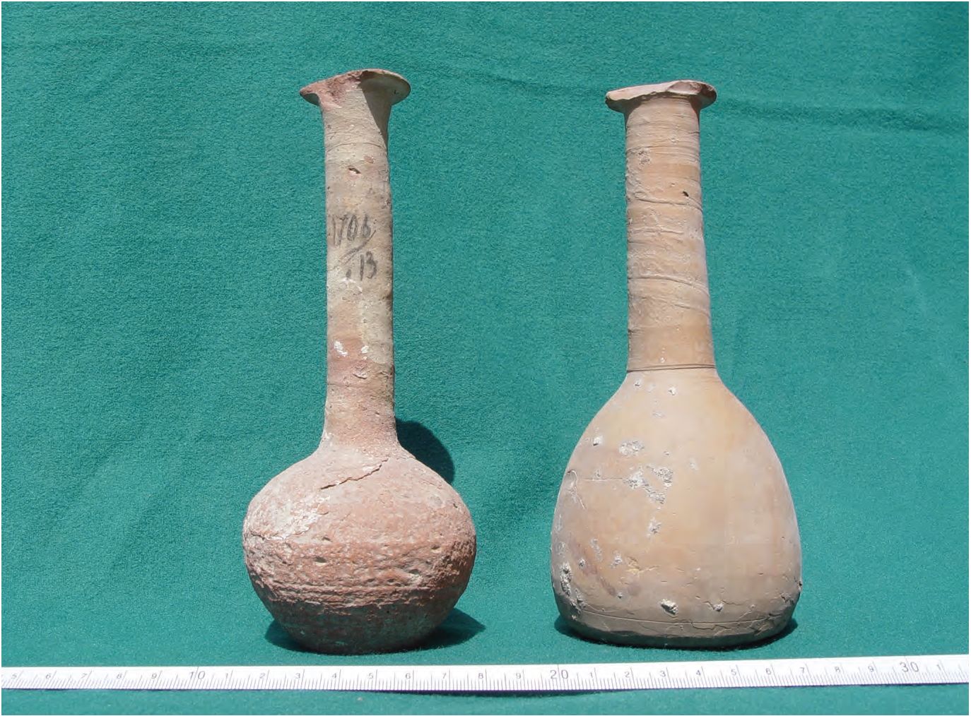 85. Бальзамарии, глина, поздний эллинизм (?) 85. Бальзамарии, глина, поздний эллинизм (?)