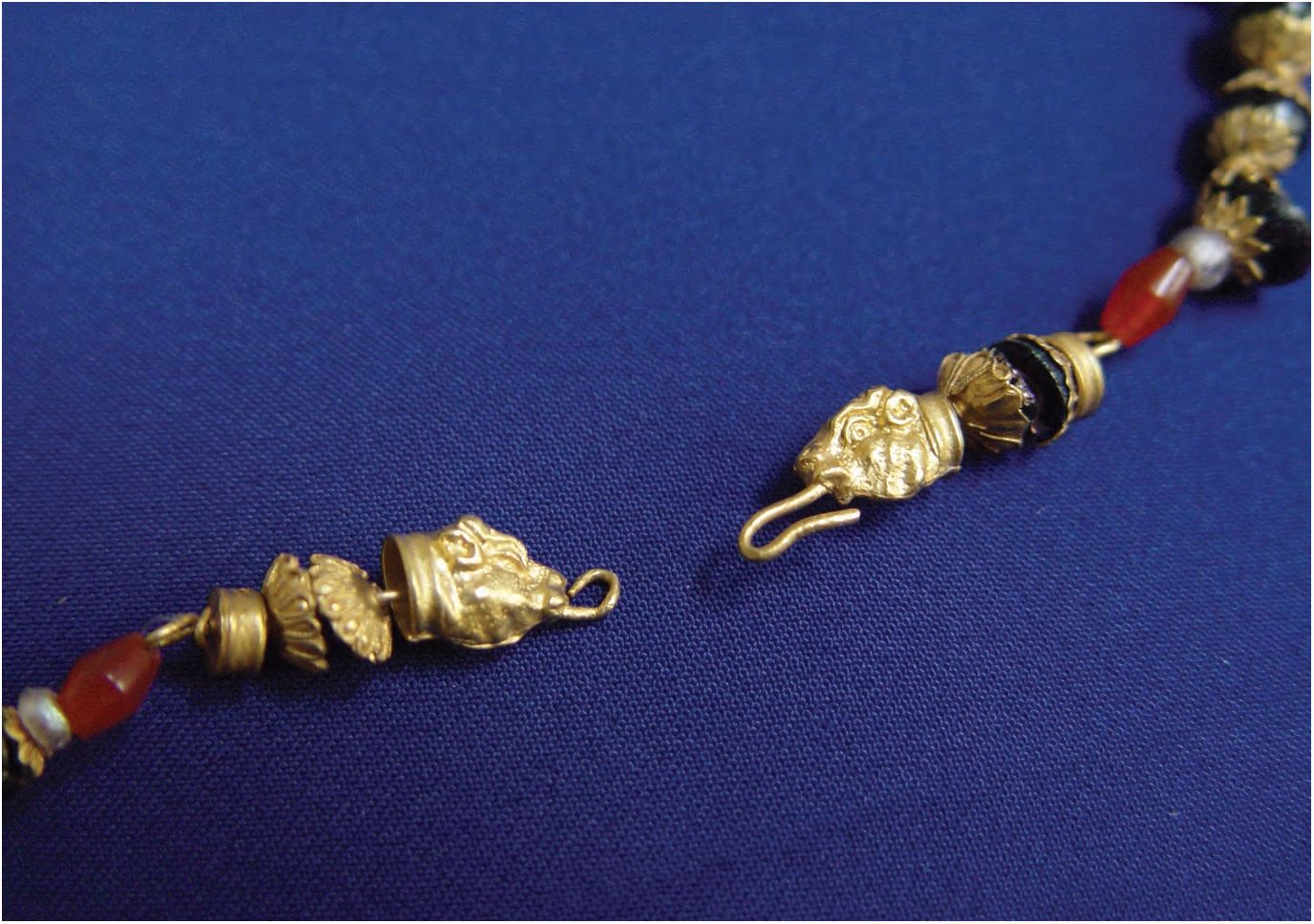 92. Ожерелье, эллинистический период, фрагмент