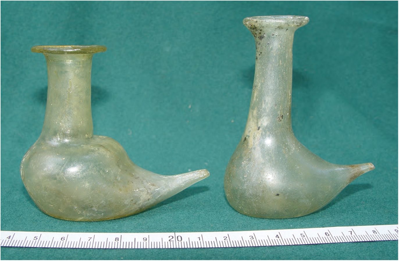 96. Стеклянные гутосы из раскопок могильника у совхоза 10, первые века и. э. 96. Стеклянные гутосы из раскопок могильника у совхоза 10, первые века и. э.