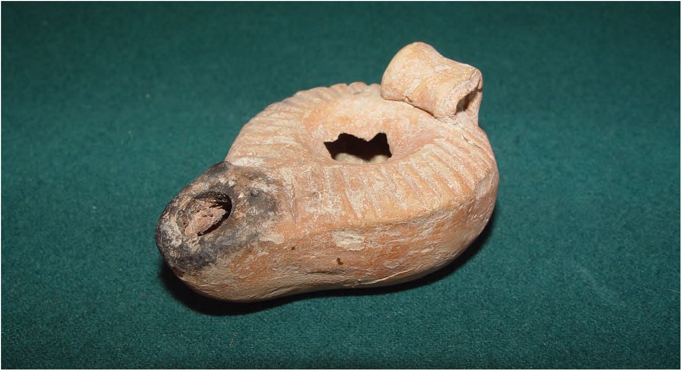 103. Светильник, украшенный «рубчиками», поздняя античность 103. Светильник, украшенный «рубчиками», поздняя античность