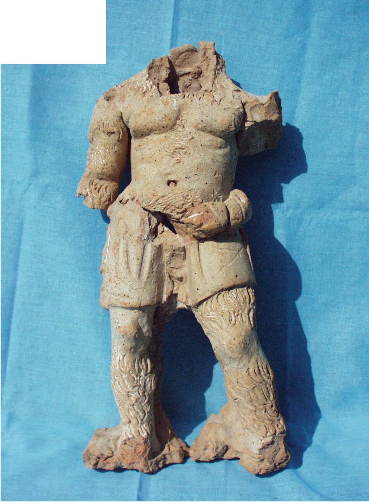 112. Терракотовые фигурки Силена из раскопок Г.М. Николаенко на Гераклейском полуострове, II в. до н. э. (фото А. Бернацки) 112. Терракотовые фигурки Силена из раскопок Г.М. Николаенко на Гераклейском полуострове, II в. до н. э. (фото А. Бернацки)