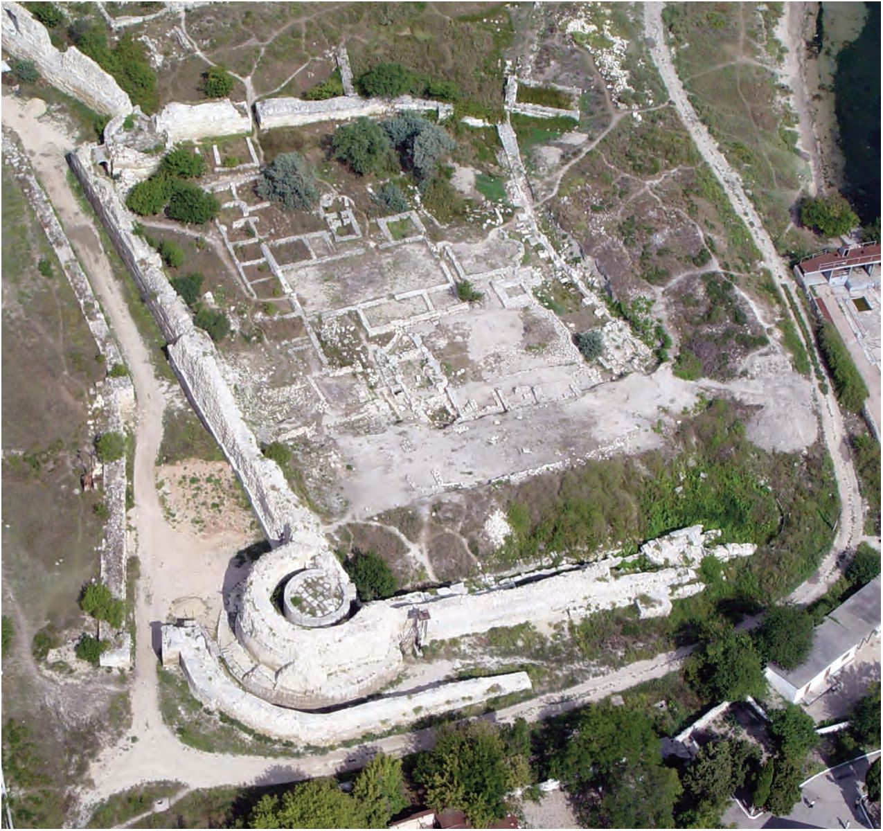 4. Портовый район, участок цитадели, римский и раннесредневековый периоды 4. Портовый район, участок цитадели, римский и раннесредневековый периоды