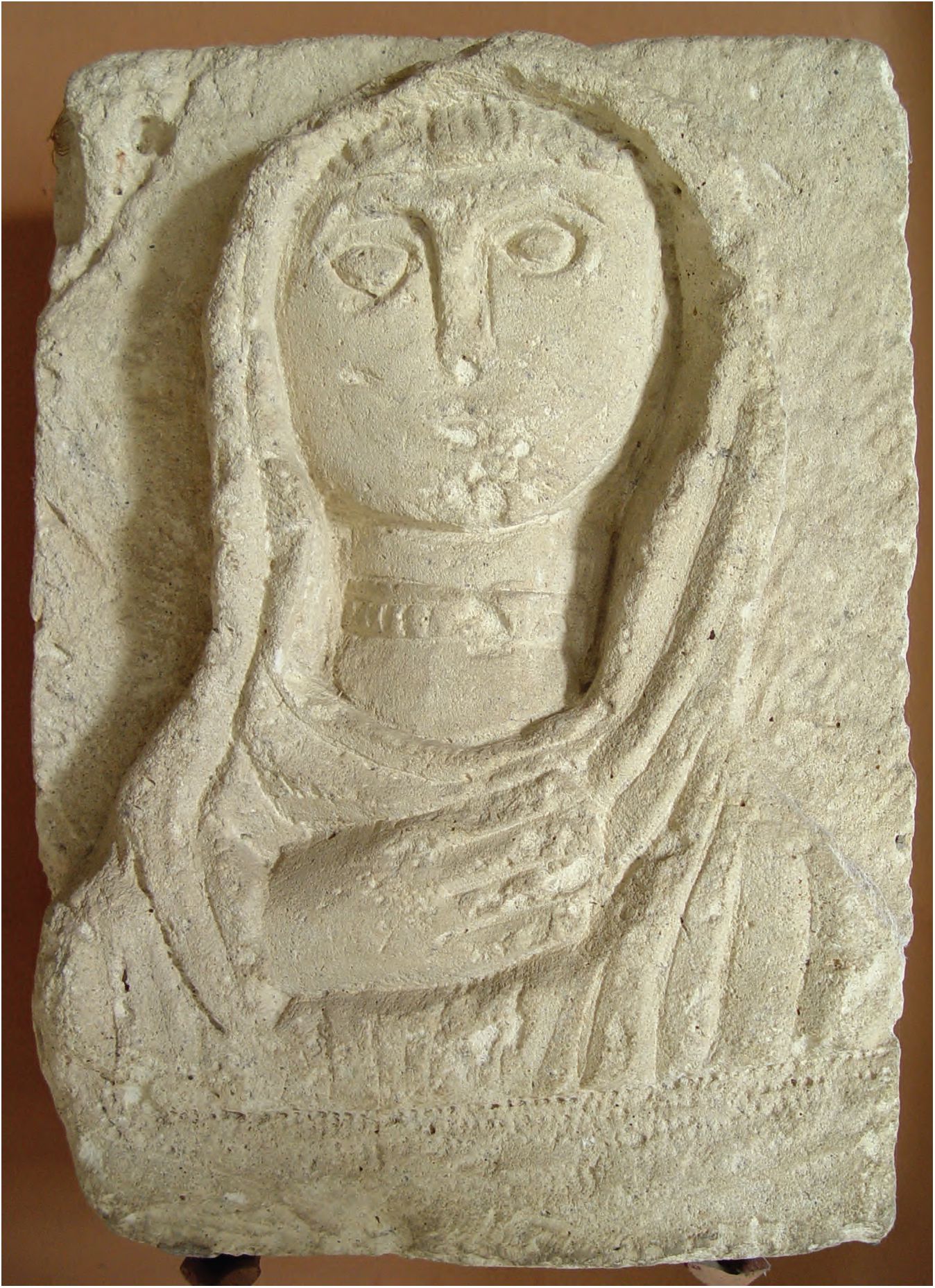 35. Антропоморфное надгробие, эллинистический период 35. Антропоморфное надгробие, эллинистический период