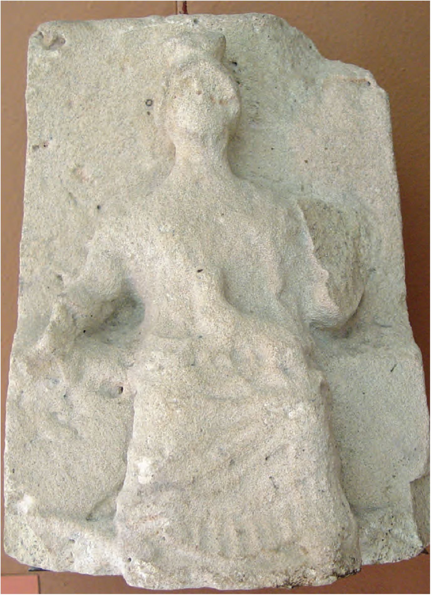 44. Плита с изображением Кибелы, известняк 44. Плита с изображением Кибелы, известняк