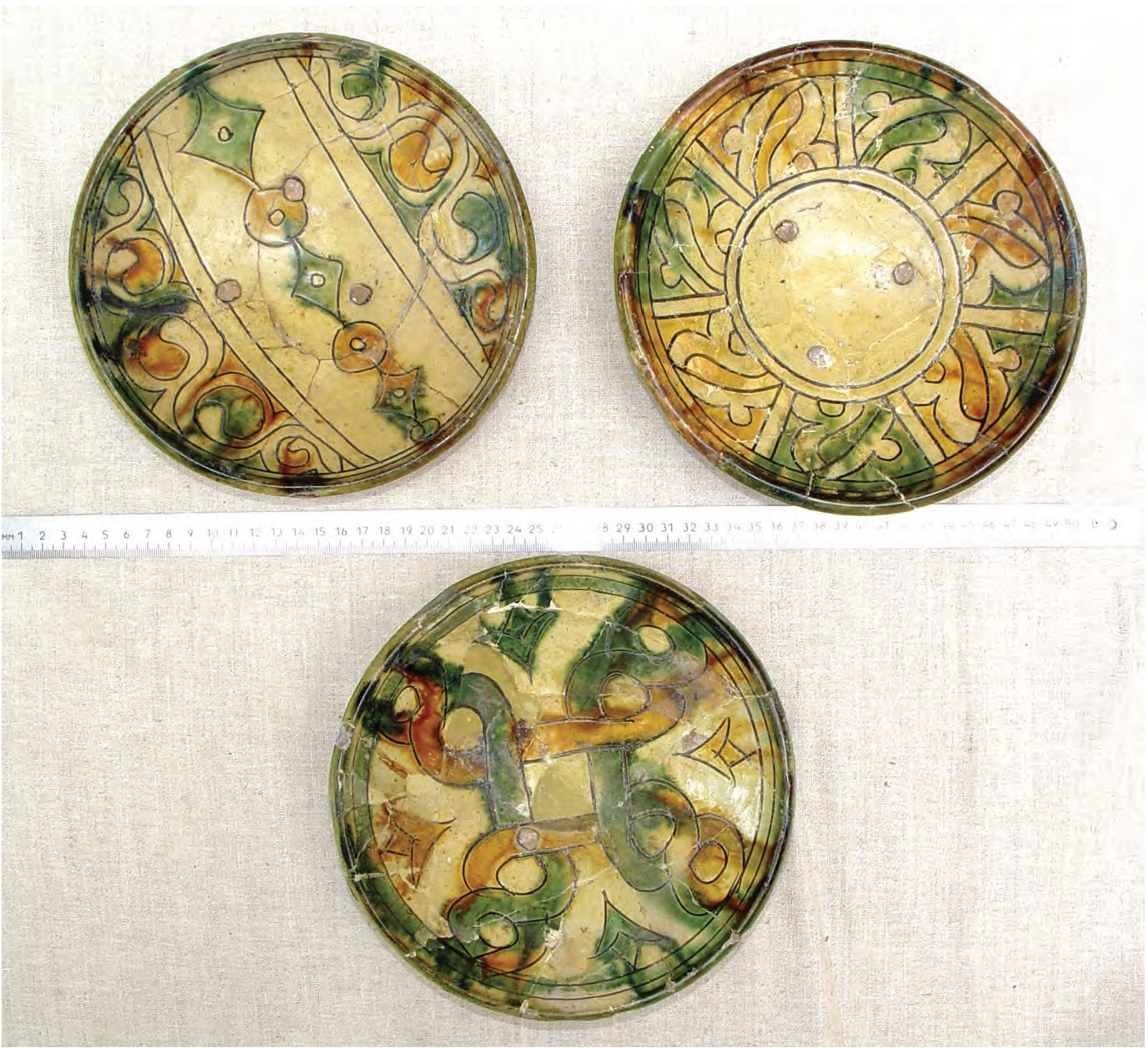 74. Столовая посуда херсонеситов, XIII в. 74. Столовая посуда херсонеситов, XIII в.