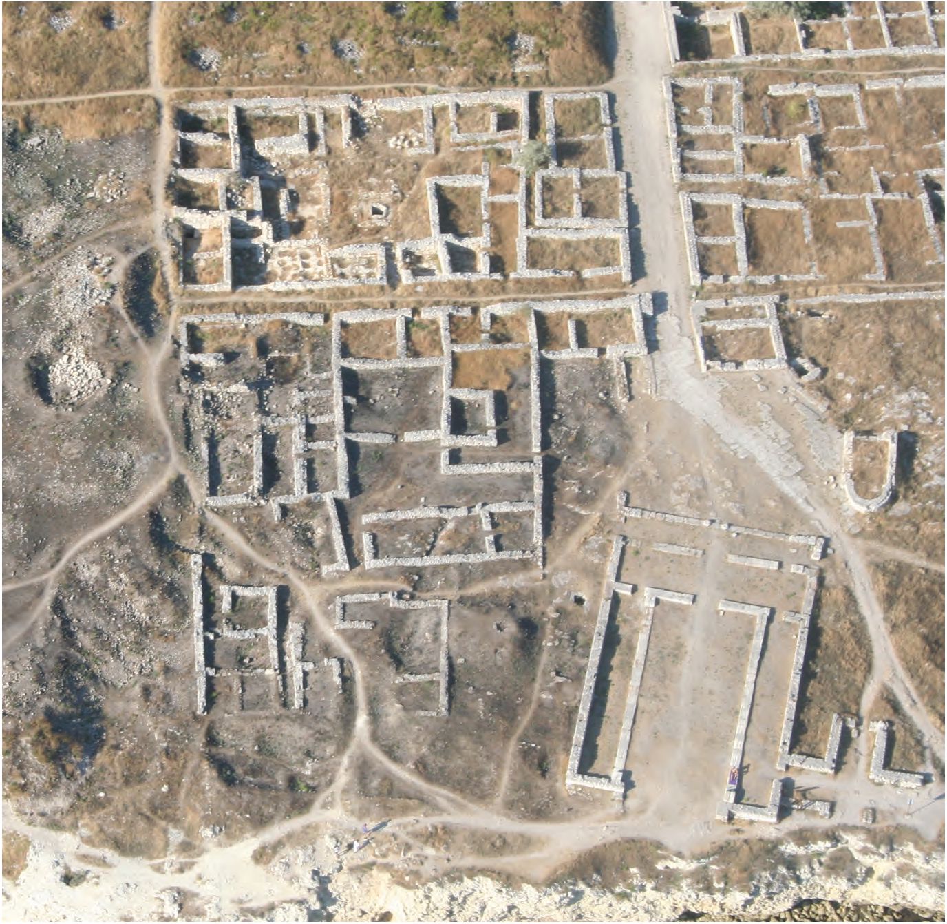 10. Восточная площадь с базиликой, главная улица и городские кварталы 10. Восточная площадь с базиликой, главная улица и городские кварталы