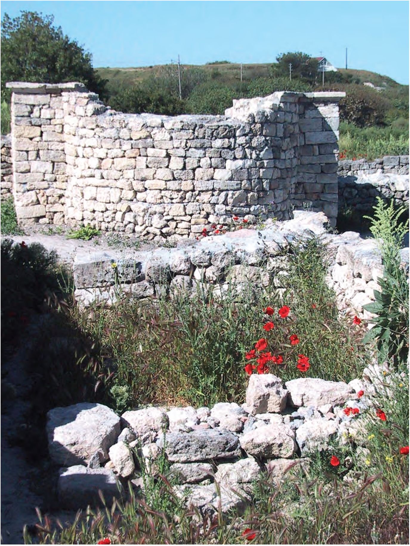 17. Северный район, поздневизантийский квартальный храм, вид с востока
