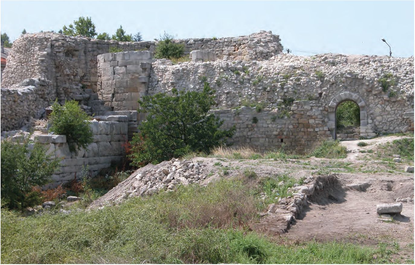 26. Оборонительные стены портового района, вид из цитадели 26. Оборонительные стены портового района, вид из цитадели