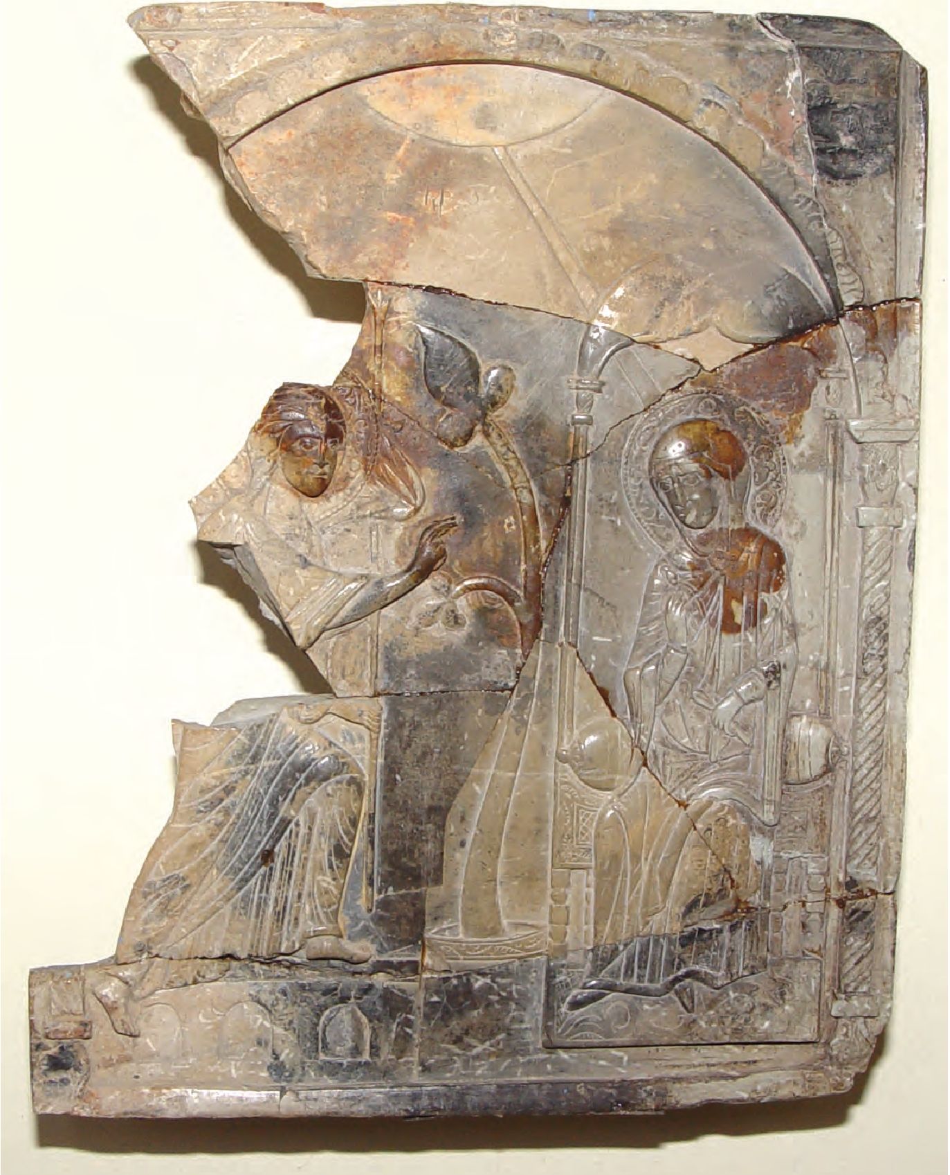 43. Стеатитовая икона с изображением сцены Благовещения, XII в.