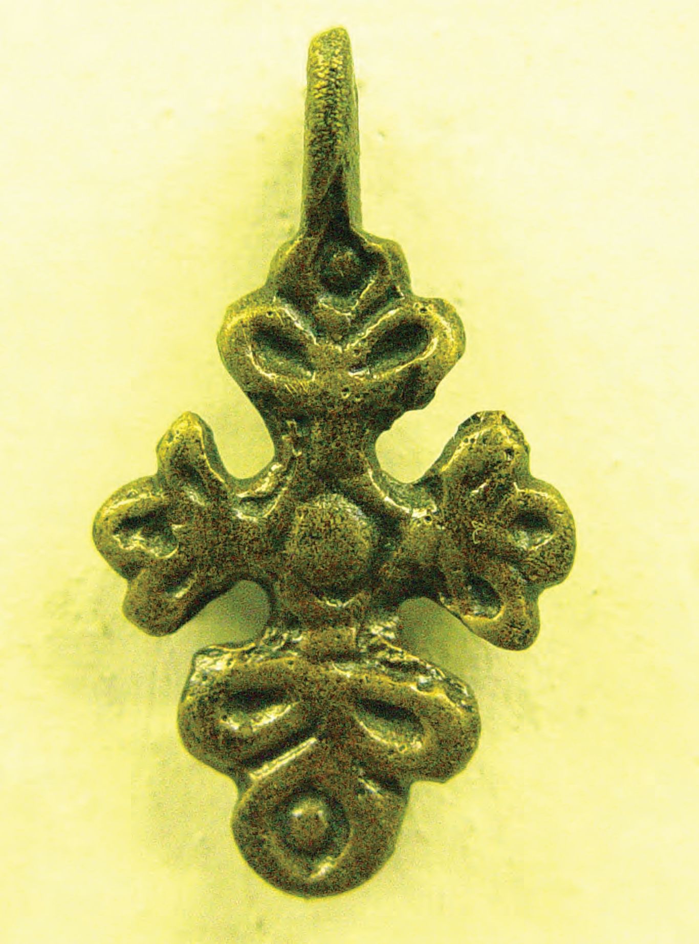 47. Крест-тельник (бронза, литье, гравировка) 47. Крест-тельник (бронза, литье, гравировка)