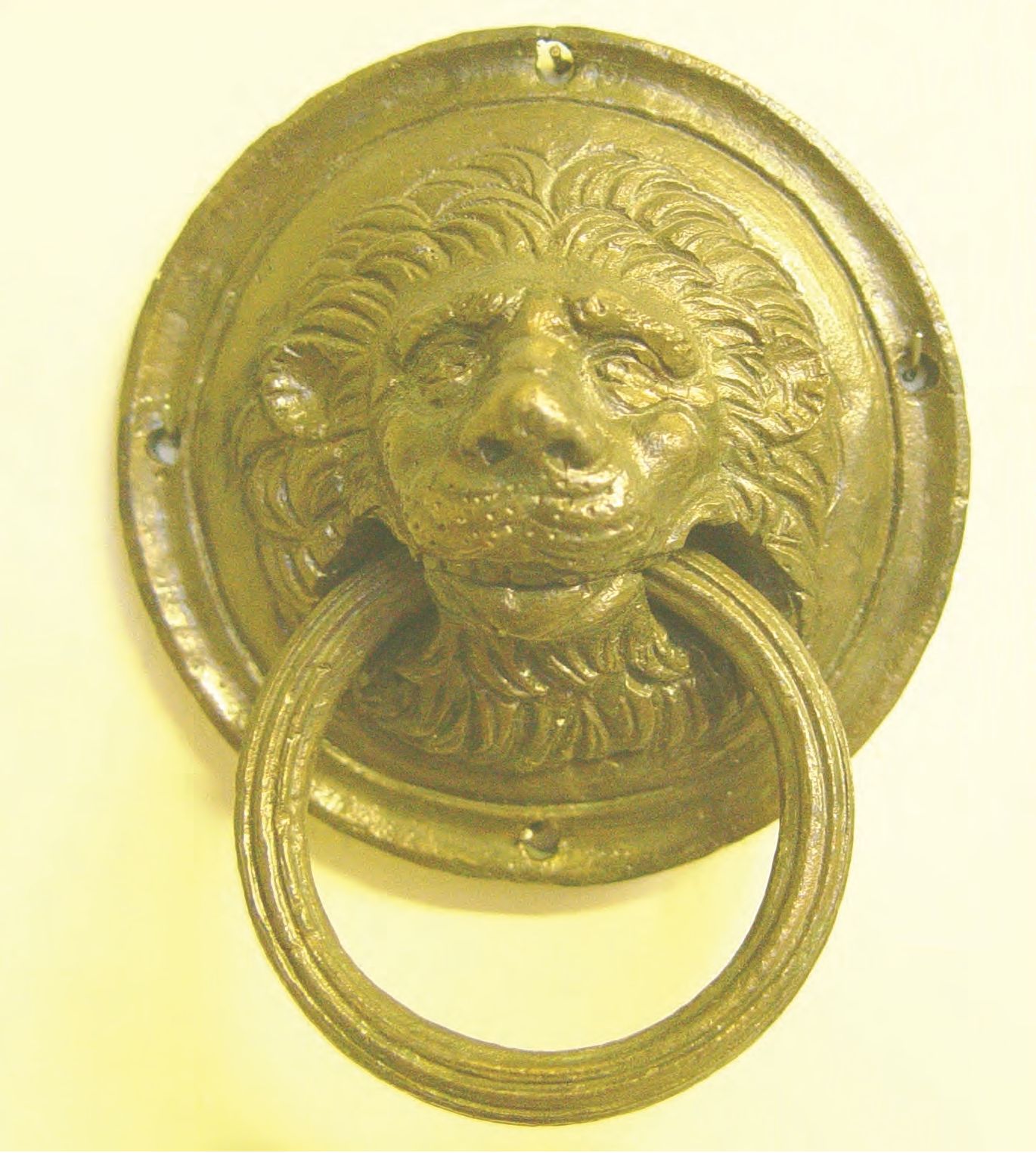 57. Надверное кольцо — «звонок» 57. Надверное кольцо — «звонок»