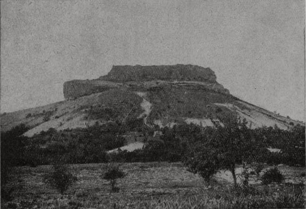 Вид Тепе-Кермена (фот. В.В. Соколова) Вид Тепе-Кермена (фот. В.В. Соколова)