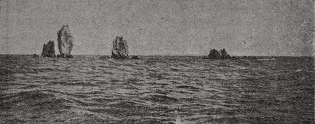 Камни-Корабли (фотогр. И.И. Пузанова) Камни-Корабли (фотогр. И.И. Пузанова)