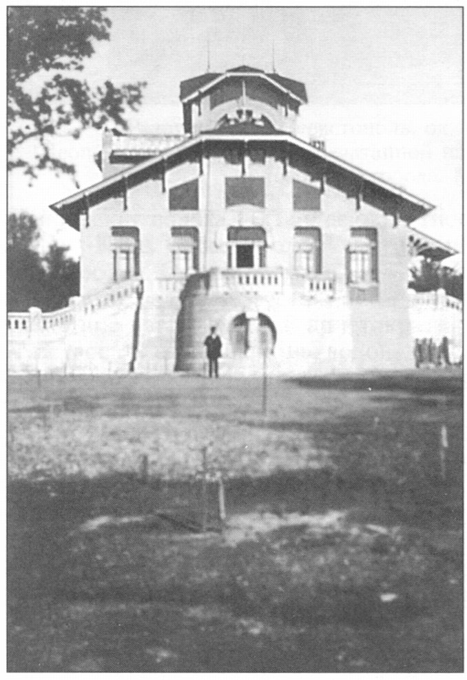 Дача Рукавишниковых в Феодосии. 1870-е. Фото из собрания Е.Ф. Гиппиус (правнучки К.В. Рукавишникова). Публикуется впервые Дача Рукавишниковых в Феодосии. 1870-е. Фото из собрания Е.Ф. Гиппиус (правнучки К.В. Рукавишникова). Публикуется впервые