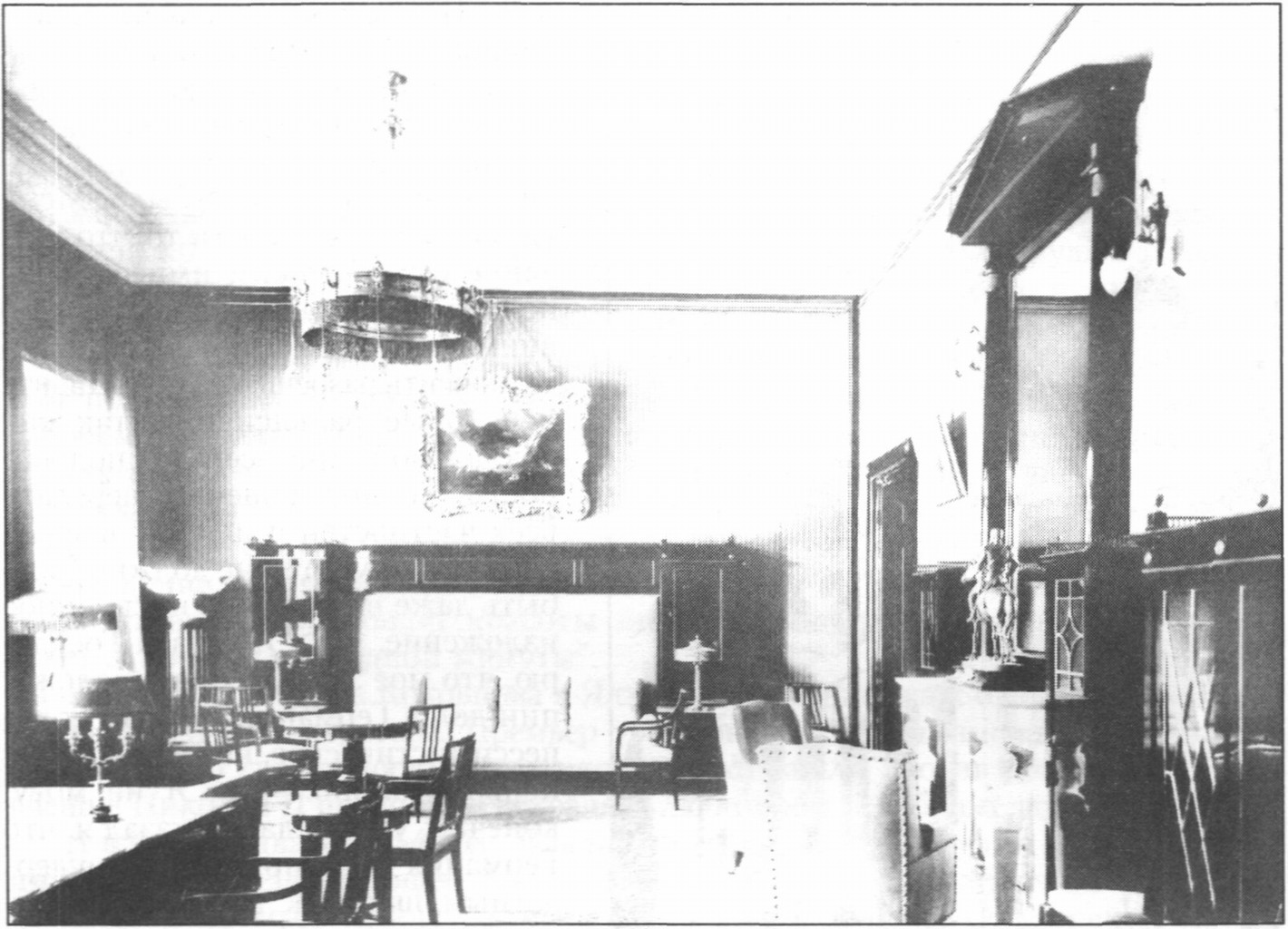 Парадный кабинет Николая II на первом этаже дворца. Фото 1912 г Парадный кабинет Николая II на первом этаже дворца. Фото 1912 г