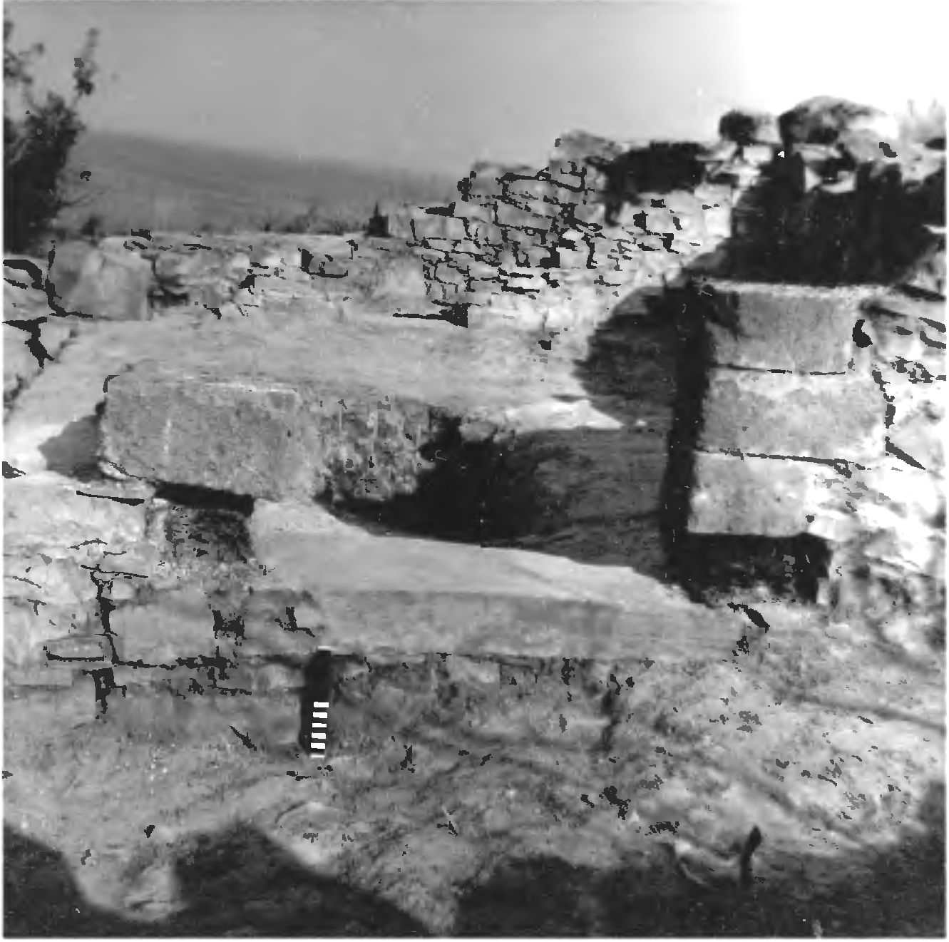 Рис. 170. Вход в церковь поселения Тасили. Вид с запада Рис. 170. Вход в церковь поселения Тасили. Вид с запада