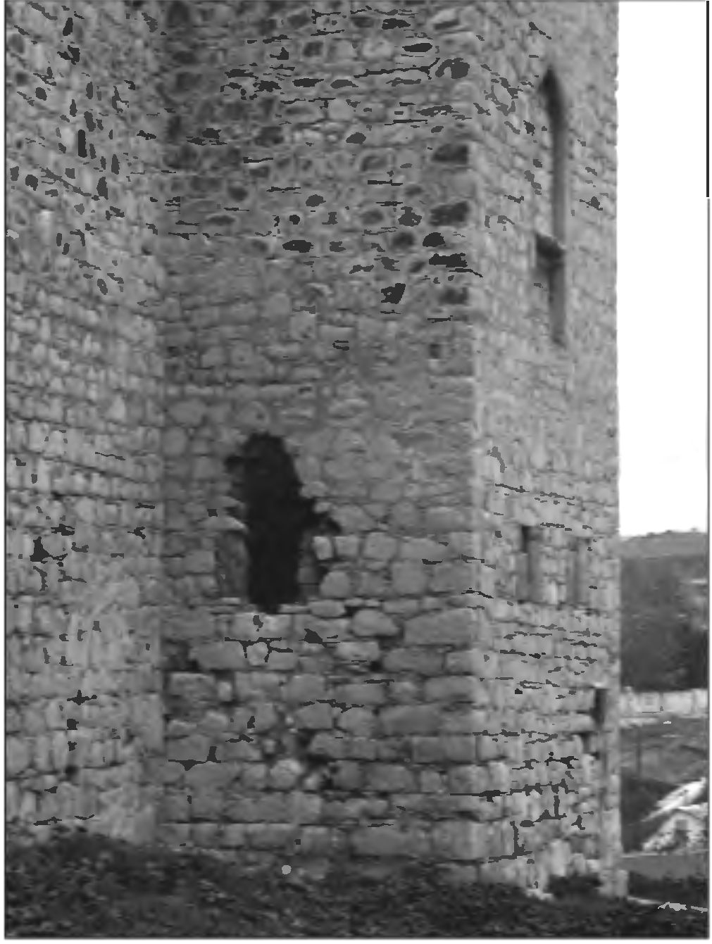 Рис. 279. Нижний ярус обороны башни «Климента VI» Вид с северо-запада Рис. 279. Нижний ярус обороны башни «Климента VI» Вид с северо-запада