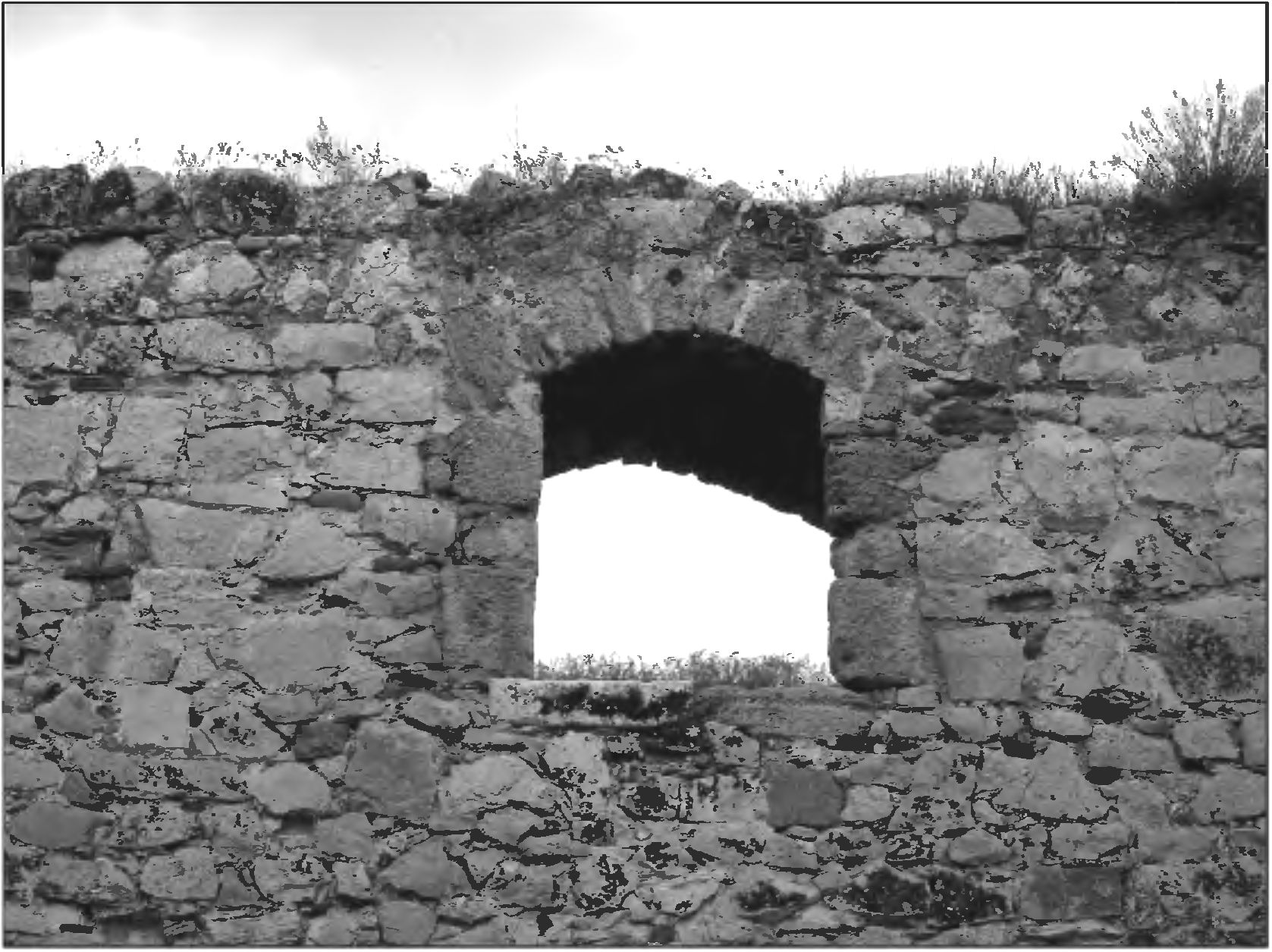 Рис. 302. Окно в западной стене верхнего яруса Доковой башни. Вид с северо-запада Рис. 302. Окно в западной стене верхнего яруса Доковой башни. Вид с северо-запада