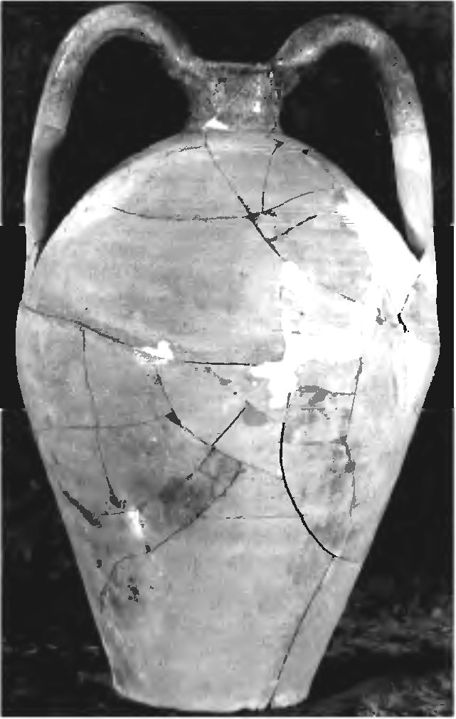 Рис. 322. Красноглиняный поливной кувшин с дуговидными ручками из слоя пожара 1475 г. в донжоне замка Фуна Рис. 322. Красноглиняный поливной кувшин с дуговидными ручками из слоя пожара 1475 г. в донжоне замка Фуна