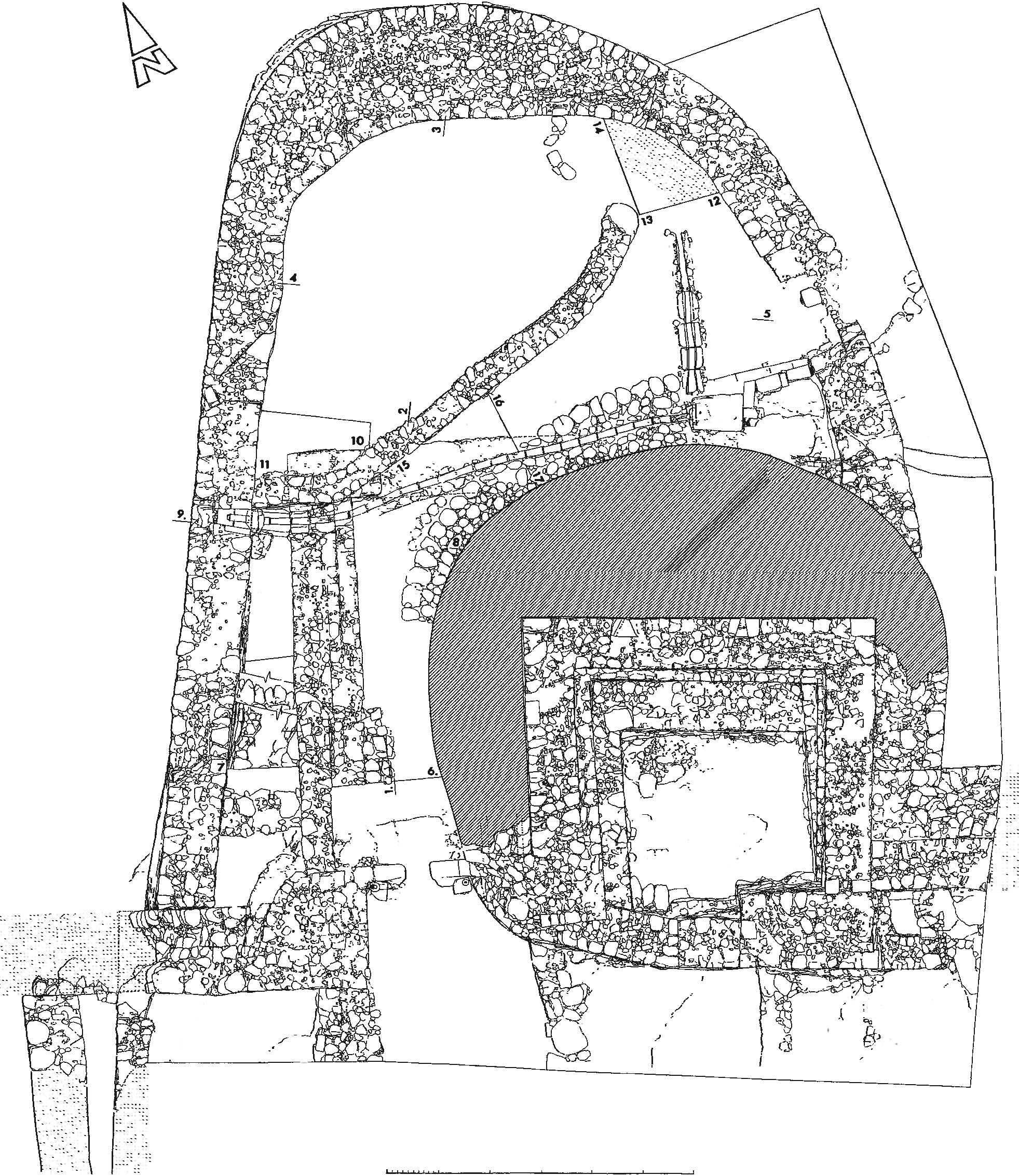 Рис. 356. Обмерный план башни Барнабо Грилло 1463 г. с перестройкой внутри барбакана османского (XVII в.) периода Рис. 356. Обмерный план башни Барнабо Грилло 1463 г. с перестройкой внутри барбакана османского (XVII в.) периода