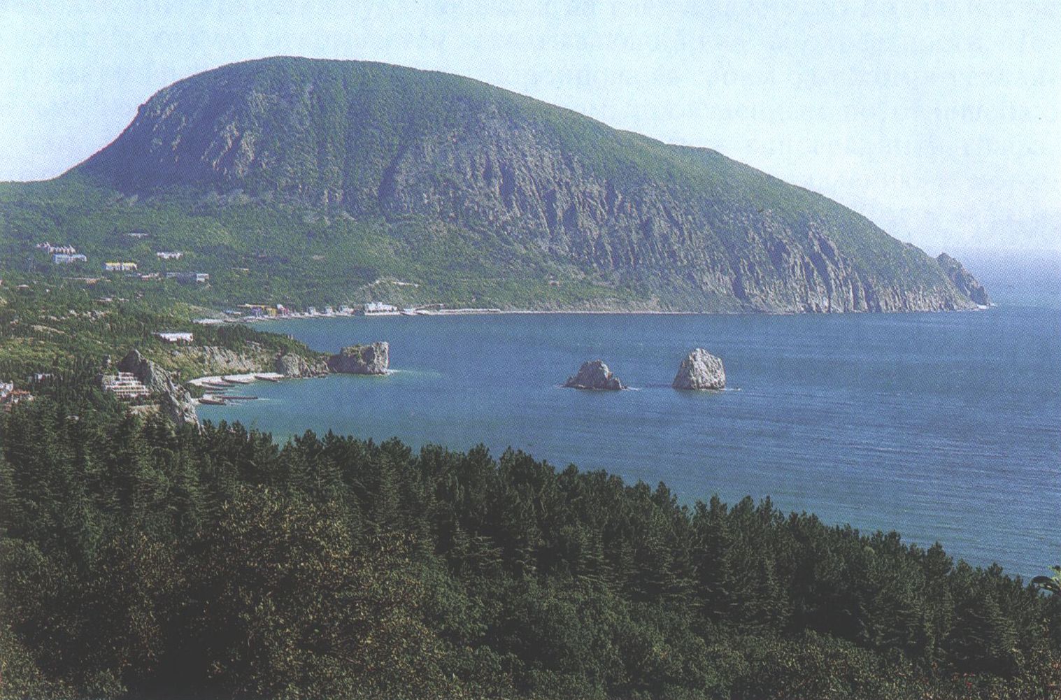 Гора Аю-Даг. Фото В. Демиденко. 2014 г. Гора Аю-Даг. Фото В. Демиденко. 2014 г.