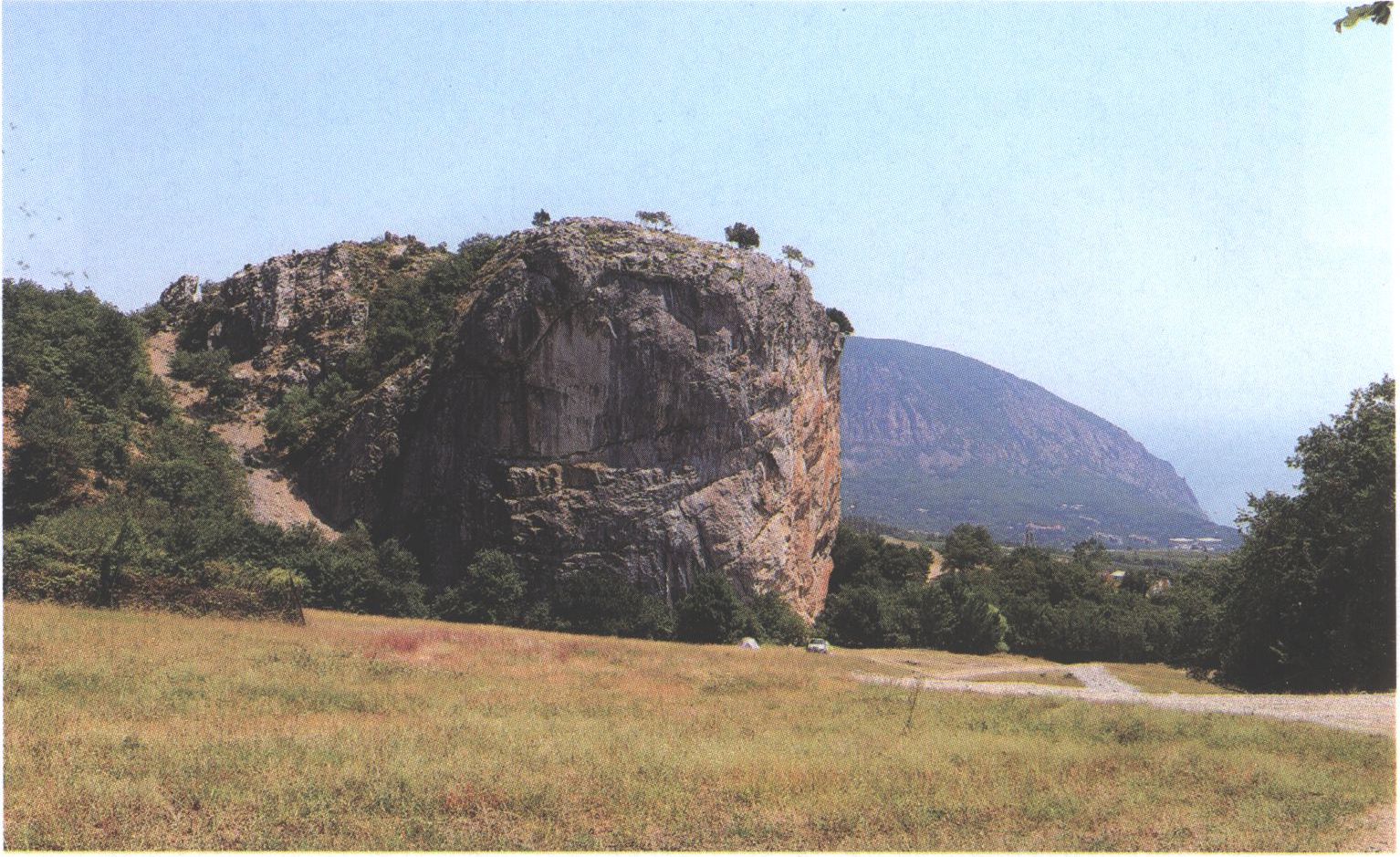 Скала Кизилташ. Фото. Е. Бондаренко. 2015 г. Скала Кизилташ. Фото. Е. Бондаренко. 2015 г.