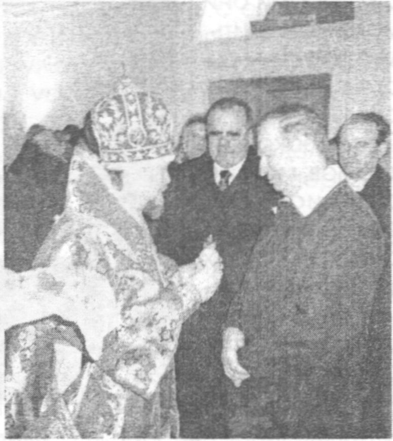 Владыка Лазарь президент Украины Л.Д. Кучма во Владимирском соборе Владыка Лазарь президент Украины Л.Д. Кучма во Владимирском соборе