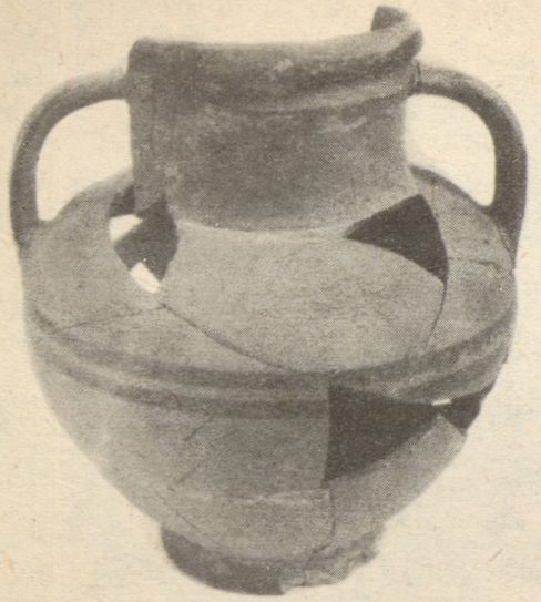 Ионийский кувшин. Первая половина V в. до н. э Ионийский кувшин. Первая половина V в. до н. э