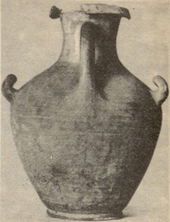 Гидрия, использованная в качестве урны для праха кремированного покойника. 425—400 гг. до н. э. Раскопки 1897 г. Н.Ф. Романченко
