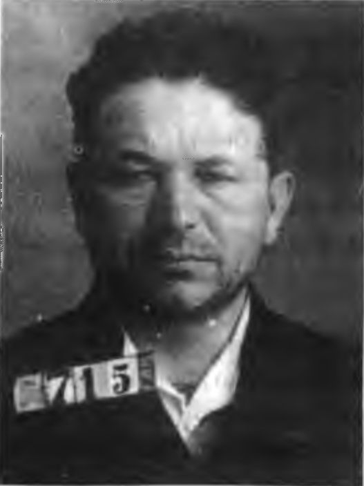 Бекир Чобан-Заде — выдающийся поэт и ученый-тюрколог (фотография из следственного дела 1937 г.) Бекир Чобан-Заде — выдающийся поэт и ученый-тюрколог (фотография из следственного дела 1937 г.)