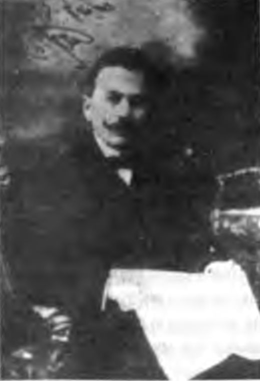 Асан Сабри Айвазов — писатель, журналист, ученый, общественный деятель, преподаватель Крымского педагогического института (20-е годы) Асан Сабри Айвазов — писатель, журналист, ученый, общественный деятель, преподаватель Крымского педагогического института (20-е годы)