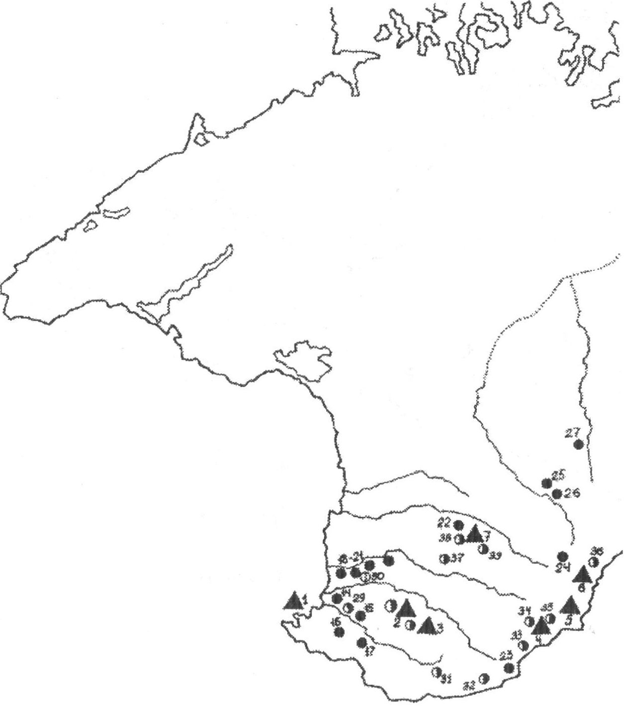 Карта III. Основные позднеантичные и раннесредневековые памятники. Города и крепости: ▲ 1 — Херсонес; 2 — Эски-Кермен (городище и могильник); 3 — Мангуп (городище и могильник); 4 — Горзувиты (Гурзуф); 5 — Партенит; 6 — Алустон (Алушта); 7 — Бакла; 8 — Сугдея (Судак); Феодосия-Ардабда; Киберник (г. Опук); 11 — Ките и; 12 — Тиритака; 13 — Боспор (Керчь). Могильники позднеримского времени: ● 14 — Инкерман; 15 — Совхоз «Севастопольский» (№ 10); 16 — Килен-Балка; 17 — Черноречье; 18—21 — Вишневое, Суворово, Тенистое (Тас-Тепе), Красная Заря; 22 — Озерное III; 23 — Ай-Тодор (Харакс); 24 — Чатырдаг; 25 — Дружное; 26 — Перевальное; 27 — Нейзац; 28 — Курское (Бор-Кая). ◐ Раннесредневековые могильники: 29 — «Сахарная Головка»; 30 — Карши-Баир; 31— Узень-Баш; 32 — Голубой Залив; 33 — Алония; 34 — Бал-Гота; 35 — Суук-Су; 36 — Лучистое; 37 — Чуфут-Кале; 38 — Скалистое; 39 — Баклинский овраг. ⦚ Узунларский вал Карта III. Основные позднеантичные и раннесредневековые памятники. Города и крепости: ▲ 1 — Херсонес; 2 — Эски-Кермен (городище и могильник); 3 — Мангуп (городище и могильник); 4 — Горзувиты (Гурзуф); 5 — Партенит; 6 — Алустон (Алушта); 7 — Бакла; 8 — Сугдея (Судак); Феодосия-Ардабда; Киберник (г. Опук); 11 — Ките и; 12 — Тиритака; 13 — Боспор (Керчь). Могильники позднеримского времени: ● 14 — Инкерман; 15 — Совхоз «Севастопольский» (№ 10); 16 — Килен-Балка; 17 — Черноречье; 18—21 — Вишневое, Суворово, Тенистое (Тас-Тепе), Красная Заря; 22 — Озерное III; 23 — Ай-Тодор (Харакс); 24 — Чатырдаг; 25 — Дружное; 26 — Перевальное; 27 — Нейзац; 28 — Курское (Бор-Кая). ◐ Раннесредневековые могильники: 29 — «Сахарная Головка»; 30 — Карши-Баир; 31— Узень-Баш; 32 — Голубой Залив; 33 — Алония; 34 — Бал-Гота; 35 — Суук-Су; 36 — Лучистое; 37 — Чуфут-Кале; 38 — Скалистое; 39 — Баклинский овраг. ⦚ Узунларский вал