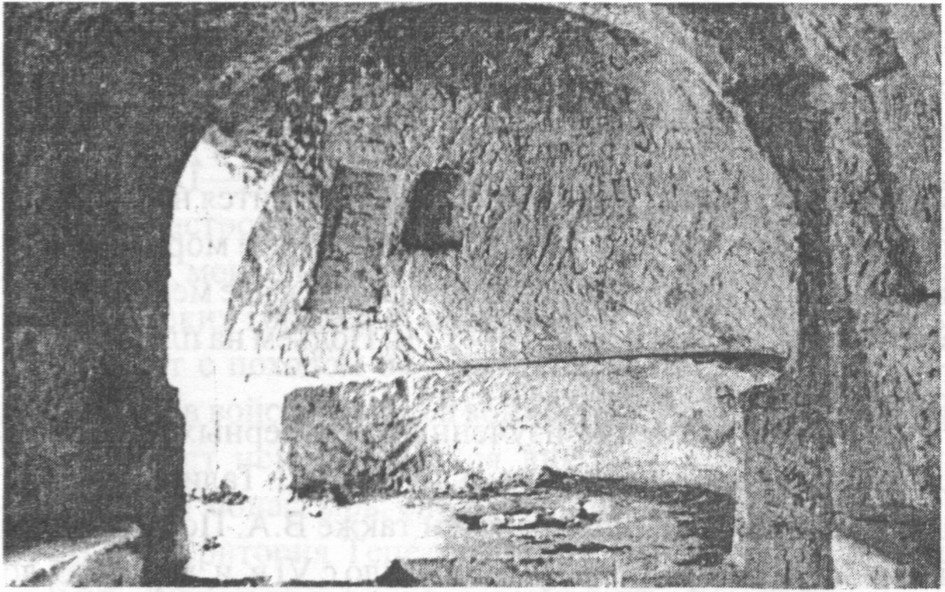 Рис. 58. Качи-Кальон. Церковь св. Софии Рис. 58. Качи-Кальон. Церковь св. Софии